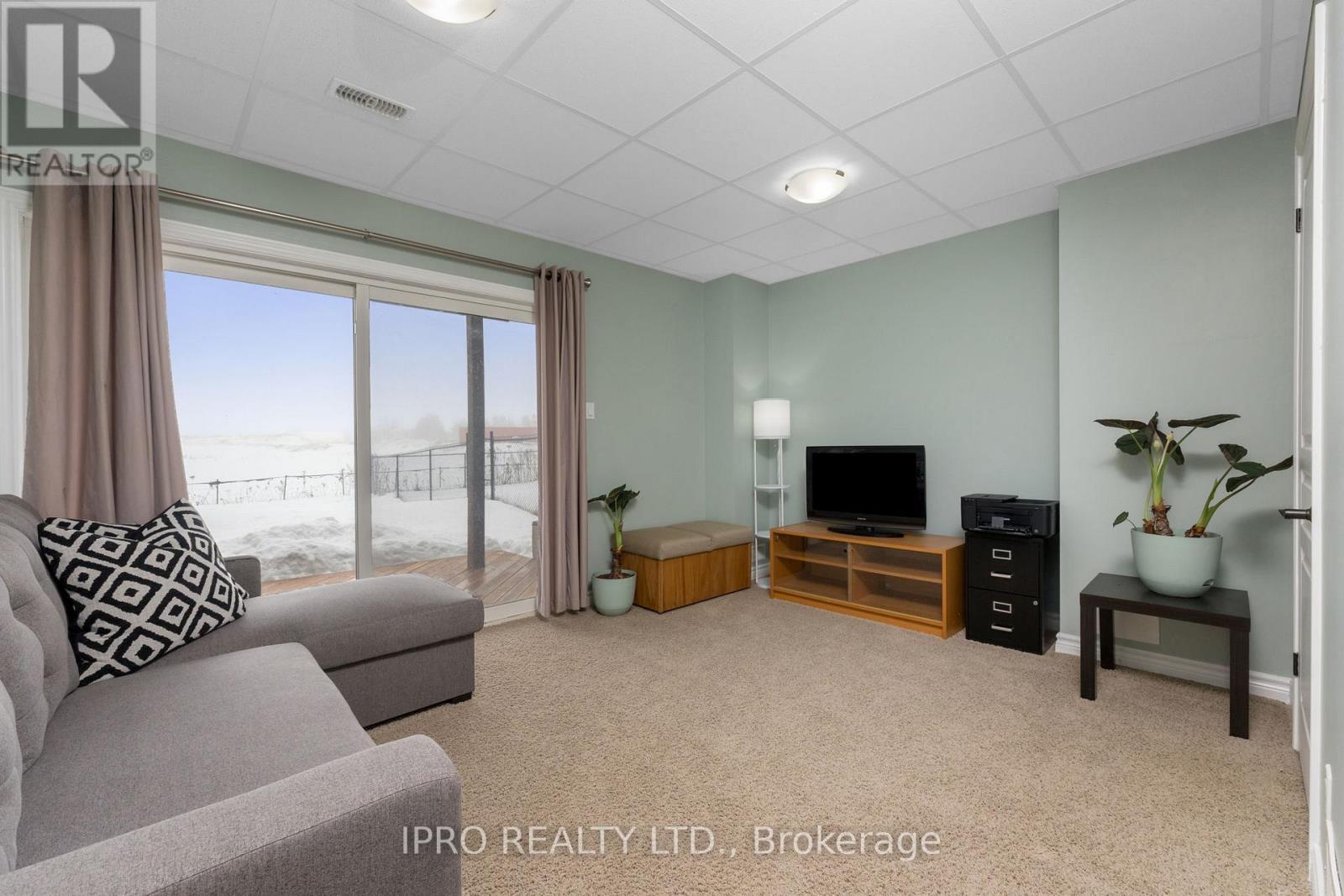 












28 TAYLOR DRIVE

,
East Luther Grand Valley (Grand Valley),




Ontario
L9W6P4

