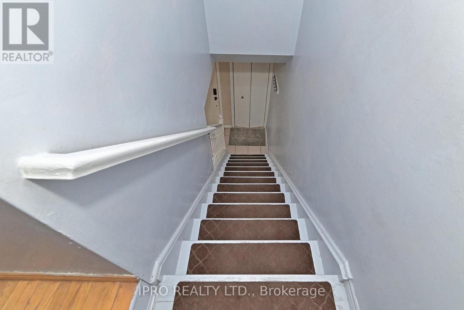 












98 RIVERDALE DRIVE

,
Hamilton (Riverdale),




Ontario
L8E1K4

