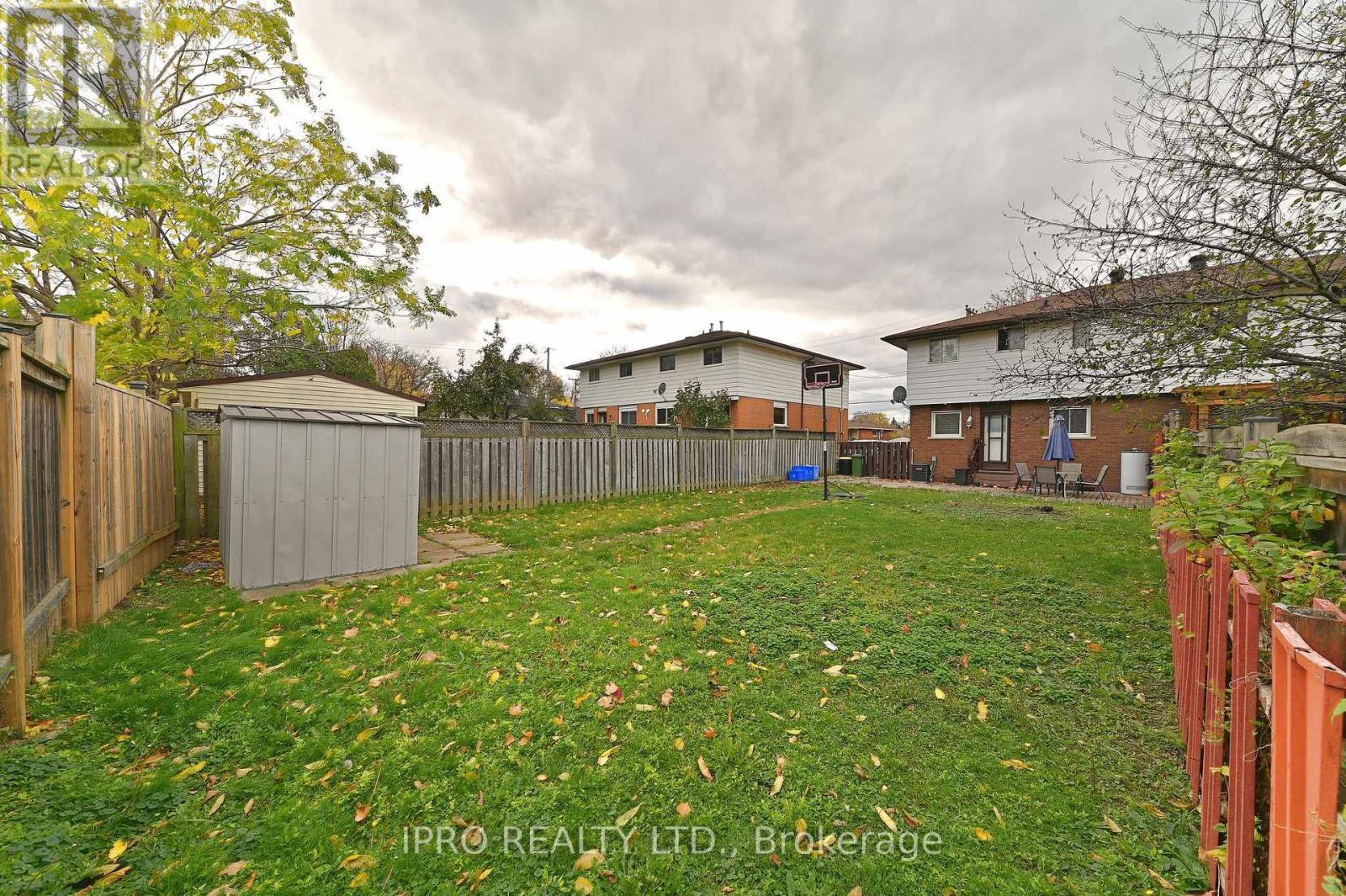 












98 RIVERDALE DRIVE

,
Hamilton (Riverdale),




Ontario
L8E1K4

