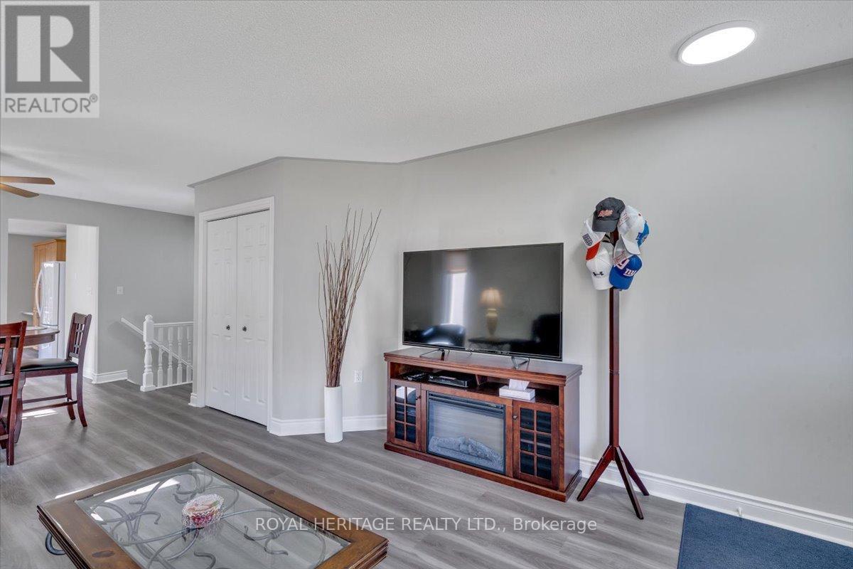 












27 SOUTH MALONEY STREET

,
Marmora and Lake (Marmora Ward),




Ontario
K0K2M0

