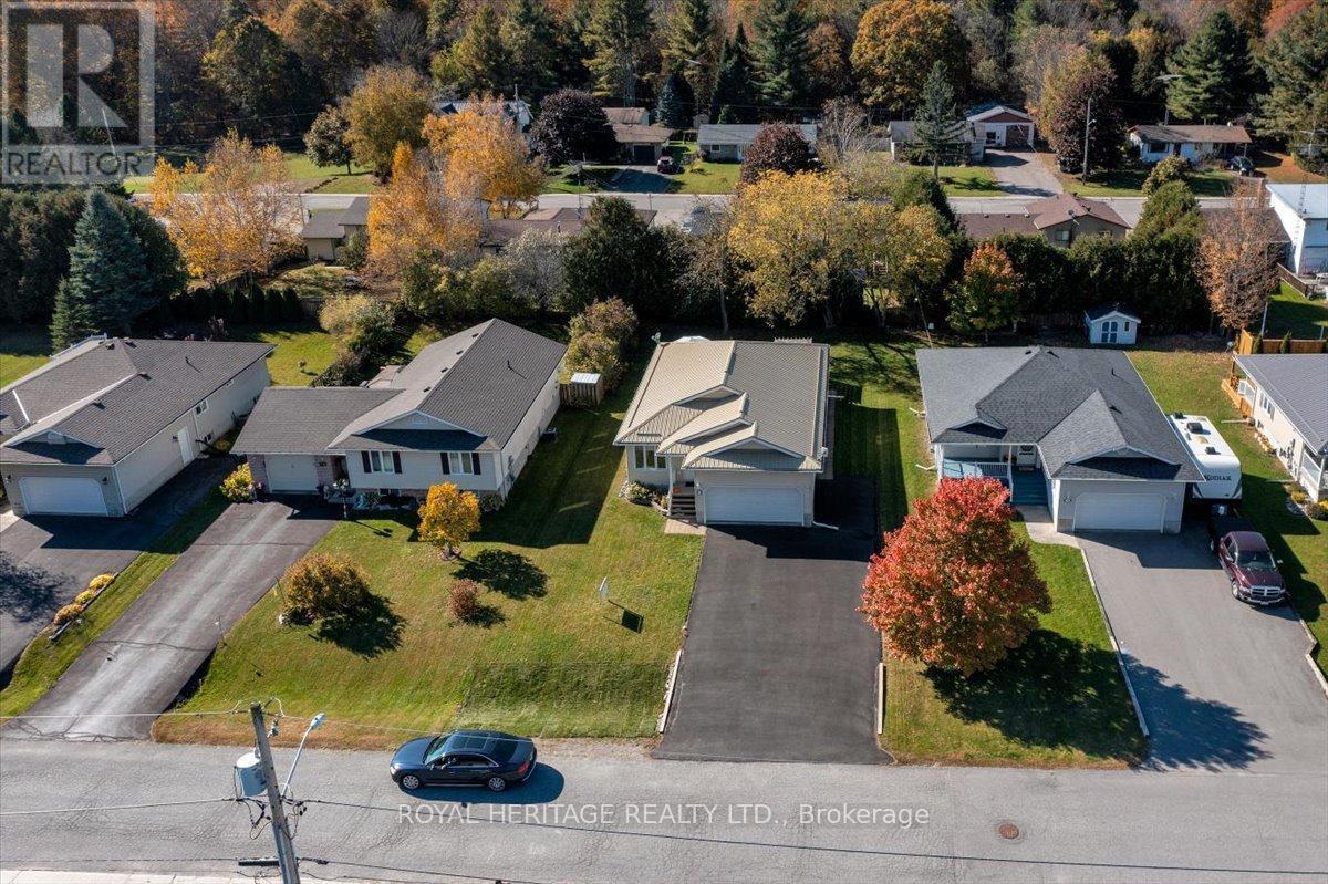 












27 SOUTH MALONEY STREET

,
Marmora and Lake (Marmora Ward),




Ontario
K0K2M0

