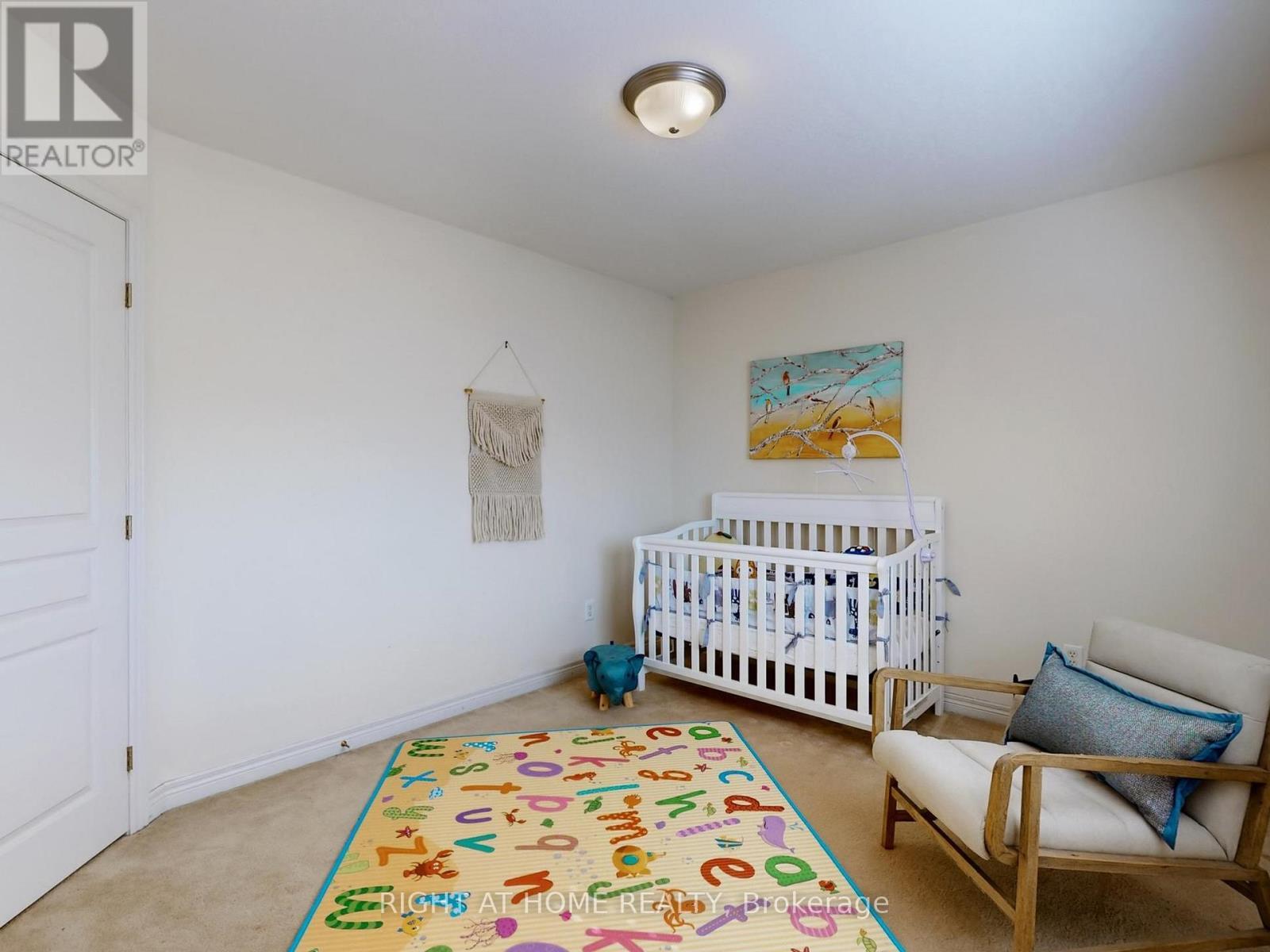 












98 WILLOW LANE

,
Grimsby (Grimsby West),




Ontario
L3M5P7

