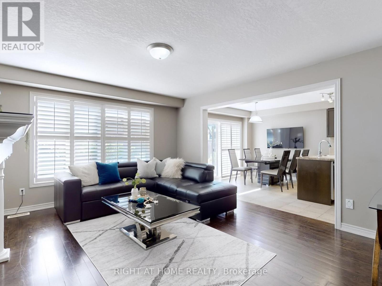 












98 WILLOW LANE

,
Grimsby (Grimsby West),




Ontario
L3M5P7

