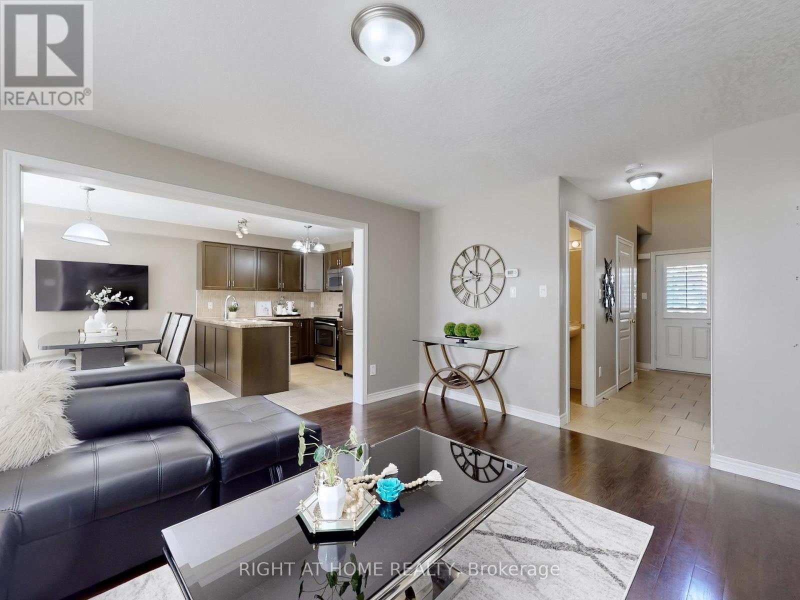












98 WILLOW LANE

,
Grimsby (Grimsby West),




Ontario
L3M5P7

