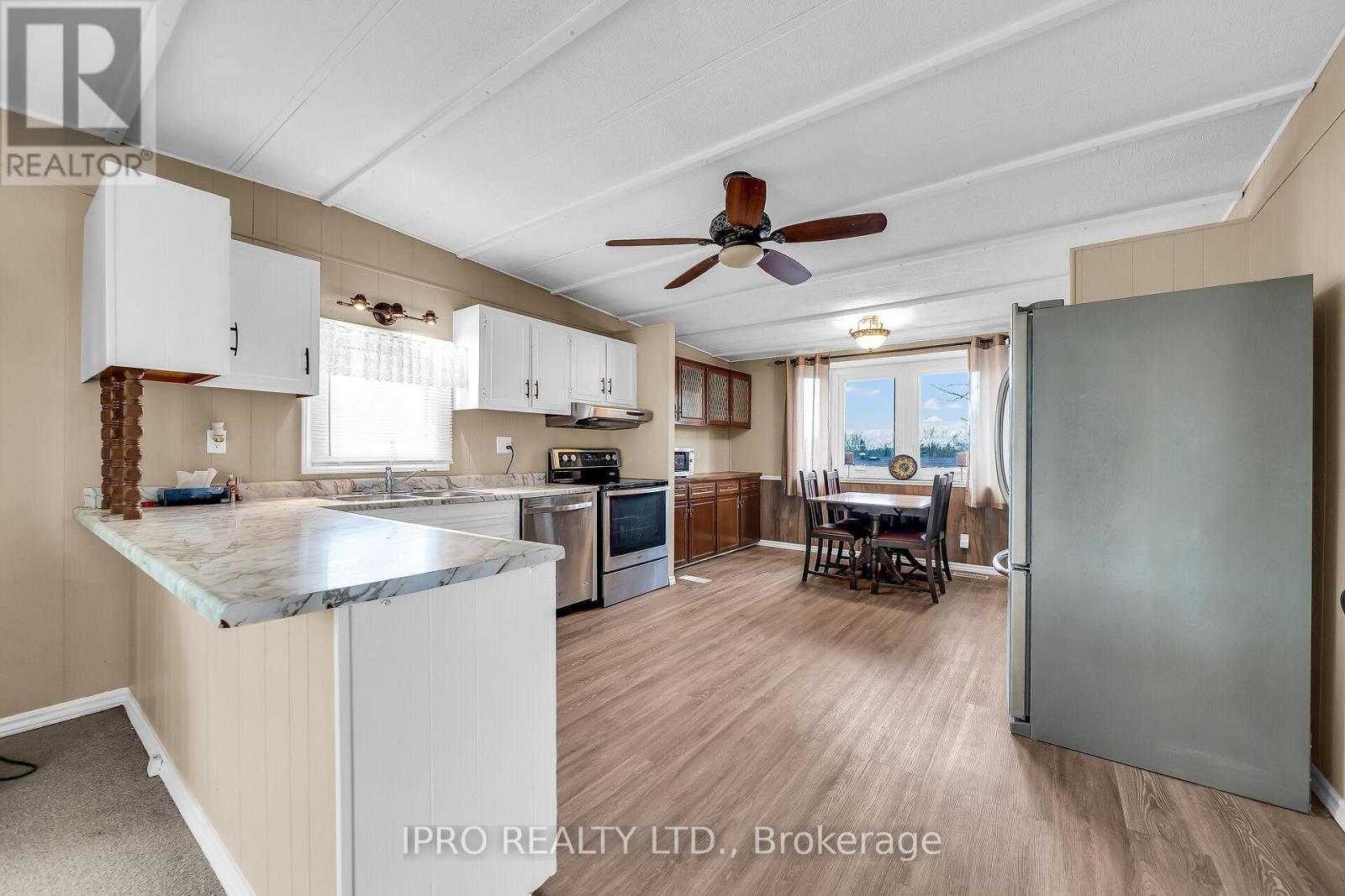 












137 MAPLE CRESCENT

,
Hamilton,




Ontario
N0B2J0

