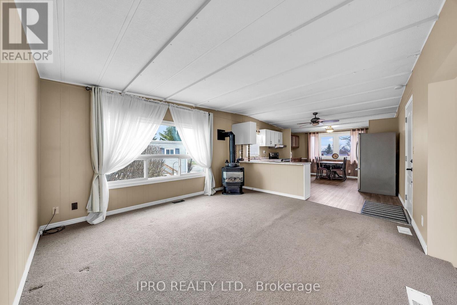 












137 MAPLE CRESCENT

,
Hamilton,




Ontario
N0B2J0

