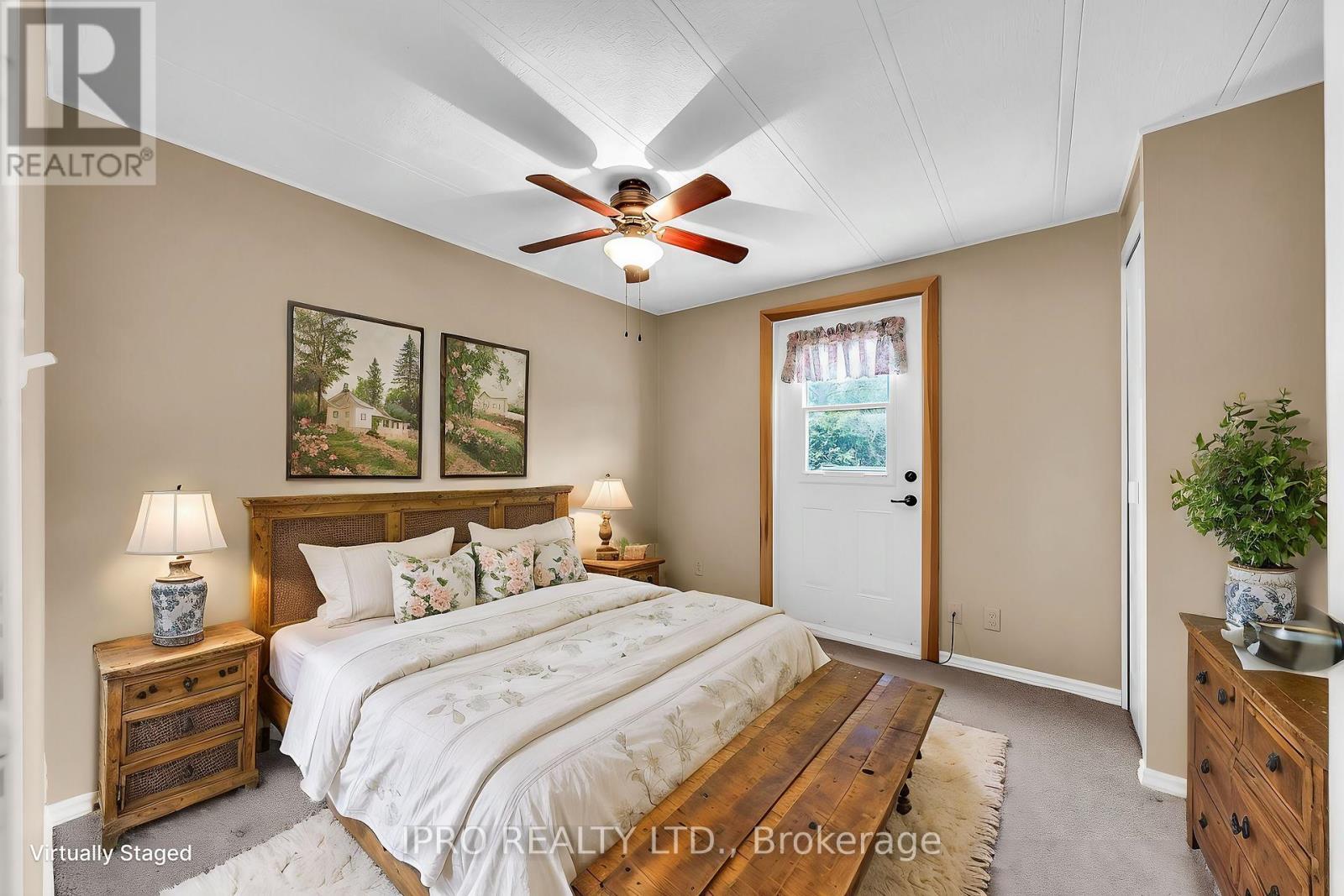 












137 MAPLE CRESCENT

,
Hamilton,




Ontario
N0B2J0

