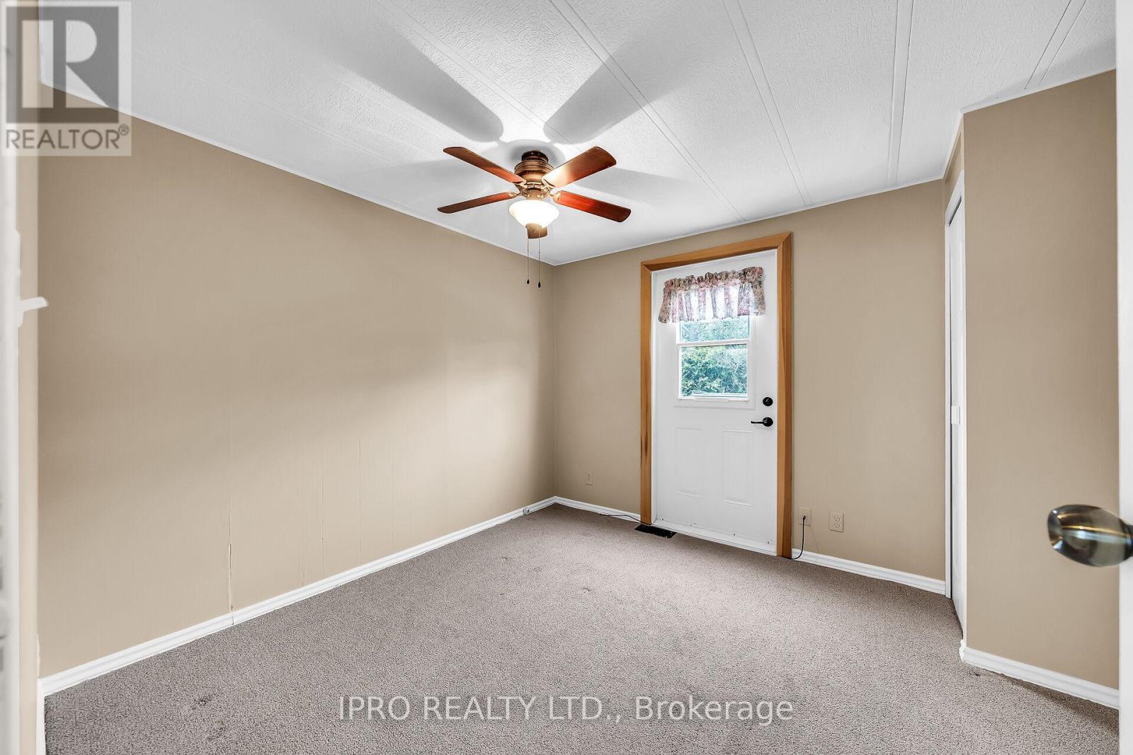 












137 MAPLE CRESCENT

,
Hamilton,




Ontario
N0B2J0

