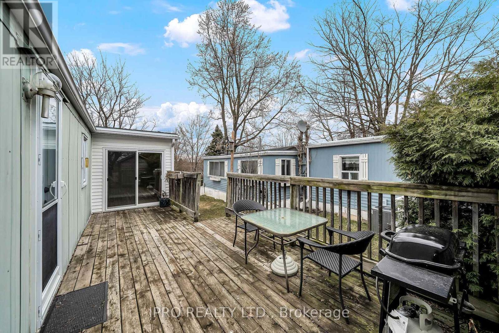 












137 MAPLE CRESCENT

,
Hamilton,




Ontario
N0B2J0

