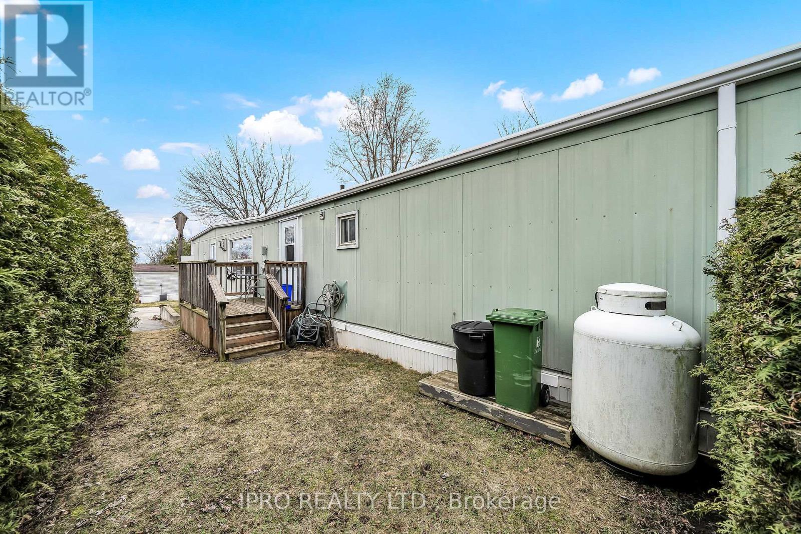 












137 MAPLE CRESCENT

,
Hamilton,




Ontario
N0B2J0

