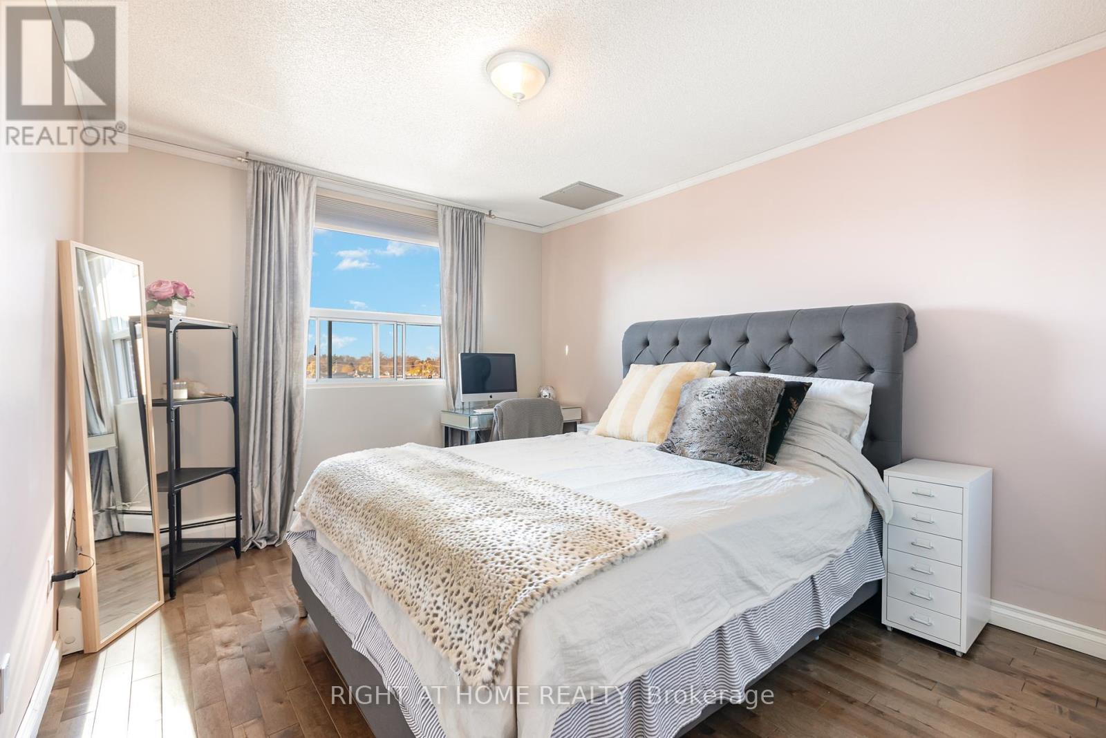 












503 - 793 COLBORNE STREET E

,
Brantford,




Ontario
N3S7J3

