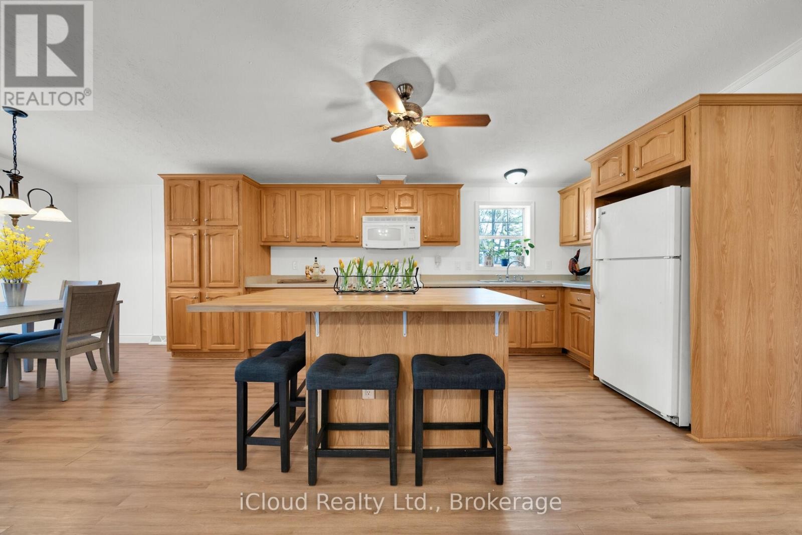 












23 MACPHERSON CRESCENT

,
Hamilton,




Ontario
N0B2J0

