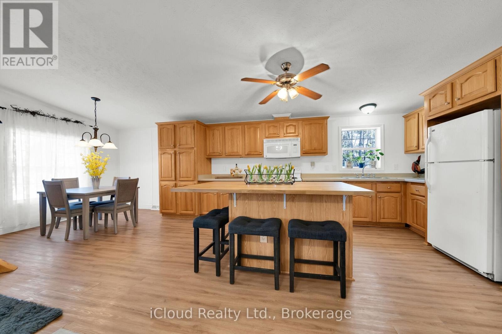 












23 MACPHERSON CRESCENT

,
Hamilton,




Ontario
N0B2J0

