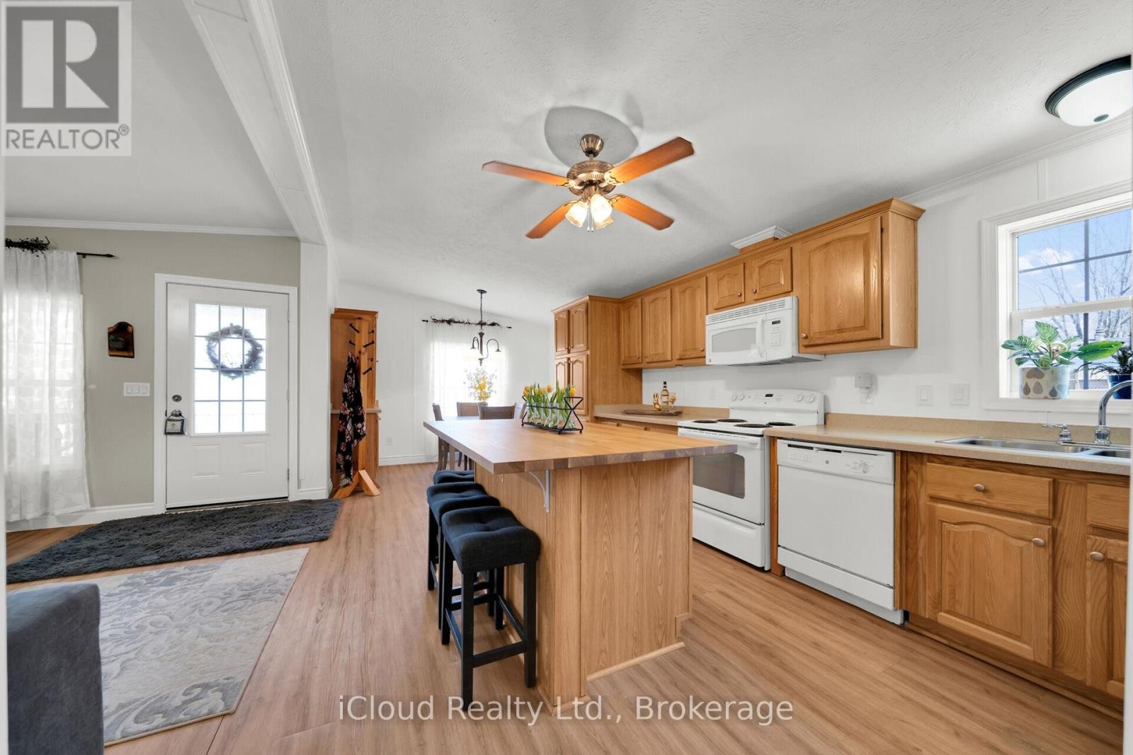 












23 MACPHERSON CRESCENT

,
Hamilton,




Ontario
N0B2J0

