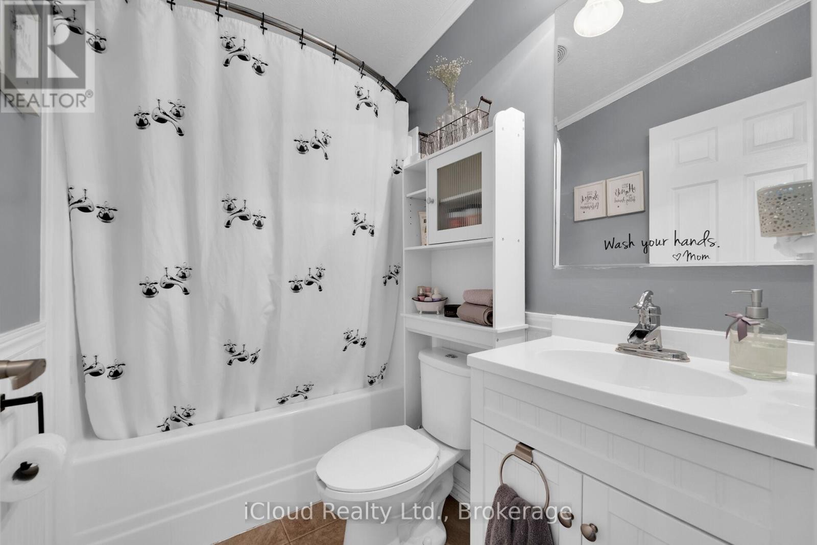 












23 MACPHERSON CRESCENT

,
Hamilton,




Ontario
N0B2J0

