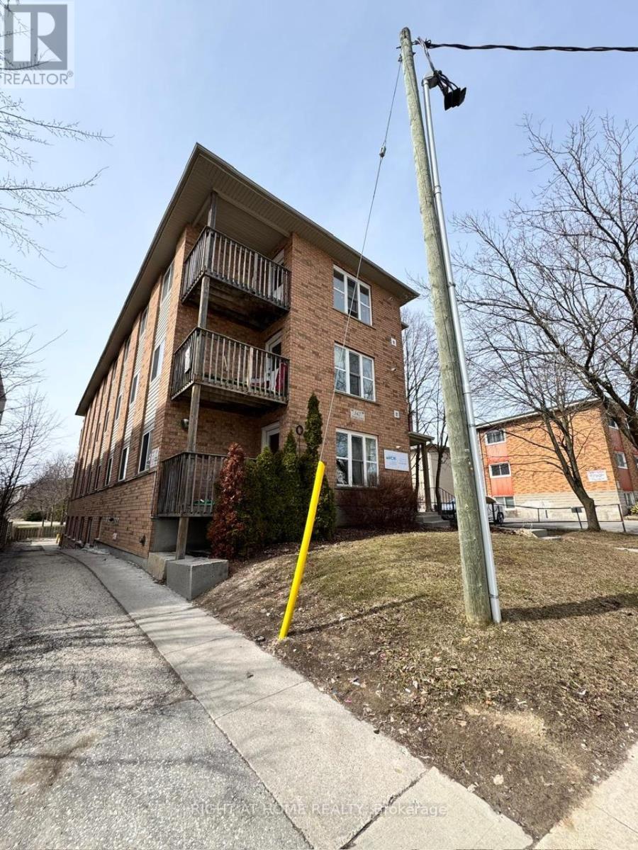 












347 SPRUCE STREET

,
Waterloo,




Ontario
N2L3M6

