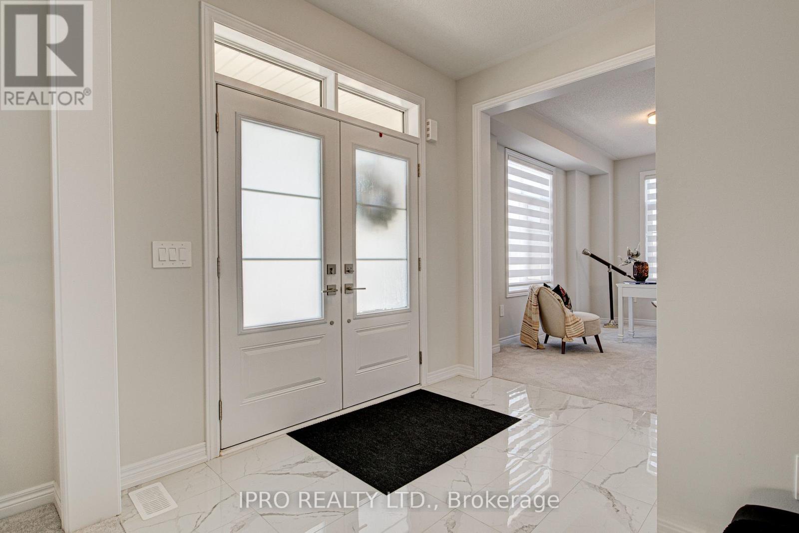 












90 SPICER STREET

,
Centre Wellington (Fergus),




Ontario
N1M0H7


