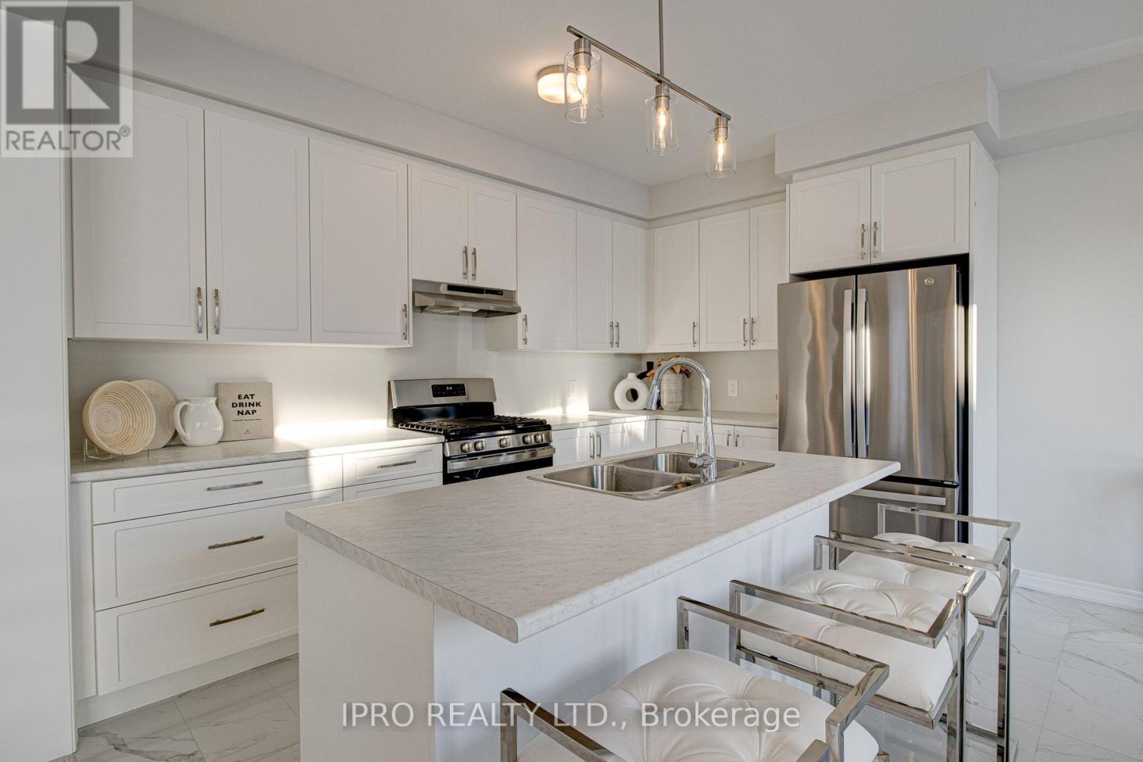 












90 SPICER STREET

,
Centre Wellington (Fergus),




Ontario
N1M0H7


