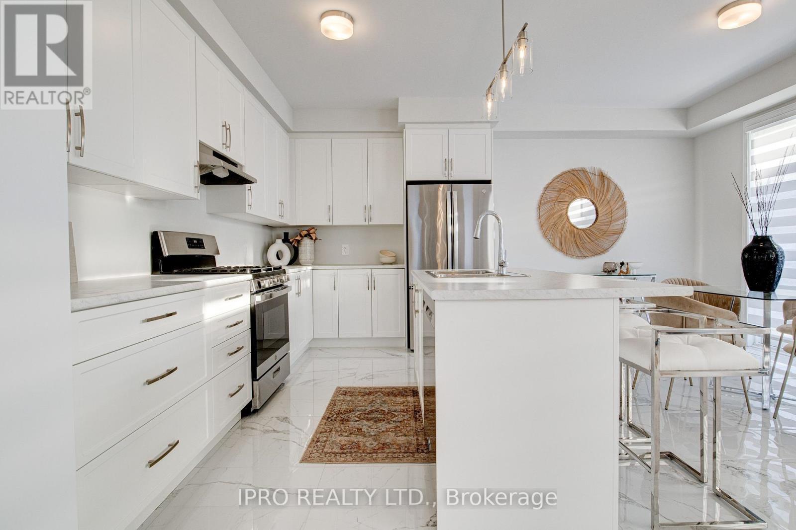 












90 SPICER STREET

,
Centre Wellington (Fergus),




Ontario
N1M0H7


