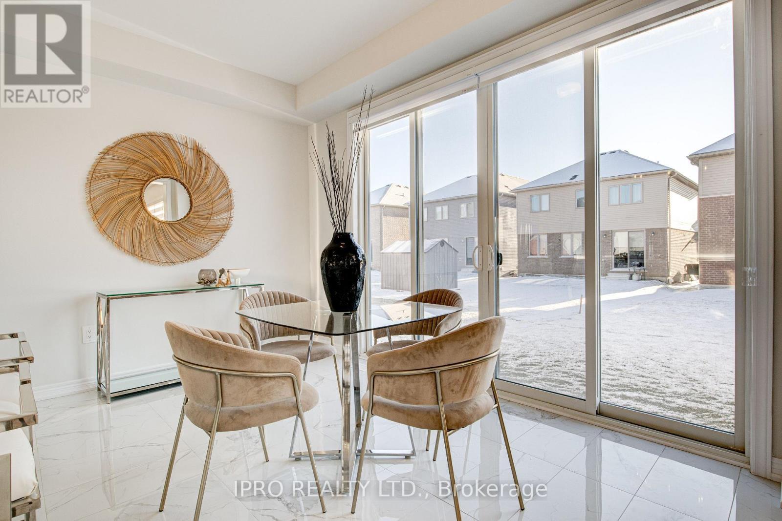 












90 SPICER STREET

,
Centre Wellington (Fergus),




Ontario
N1M0H7

