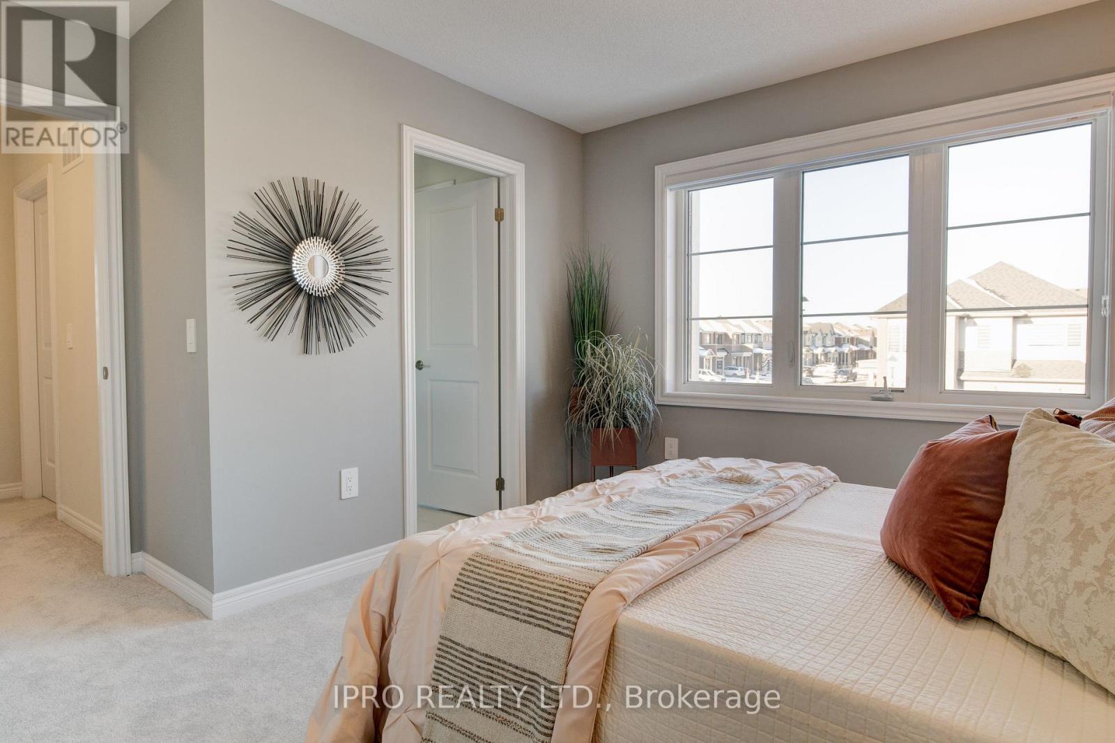 












90 SPICER STREET

,
Centre Wellington (Fergus),




Ontario
N1M0H7

