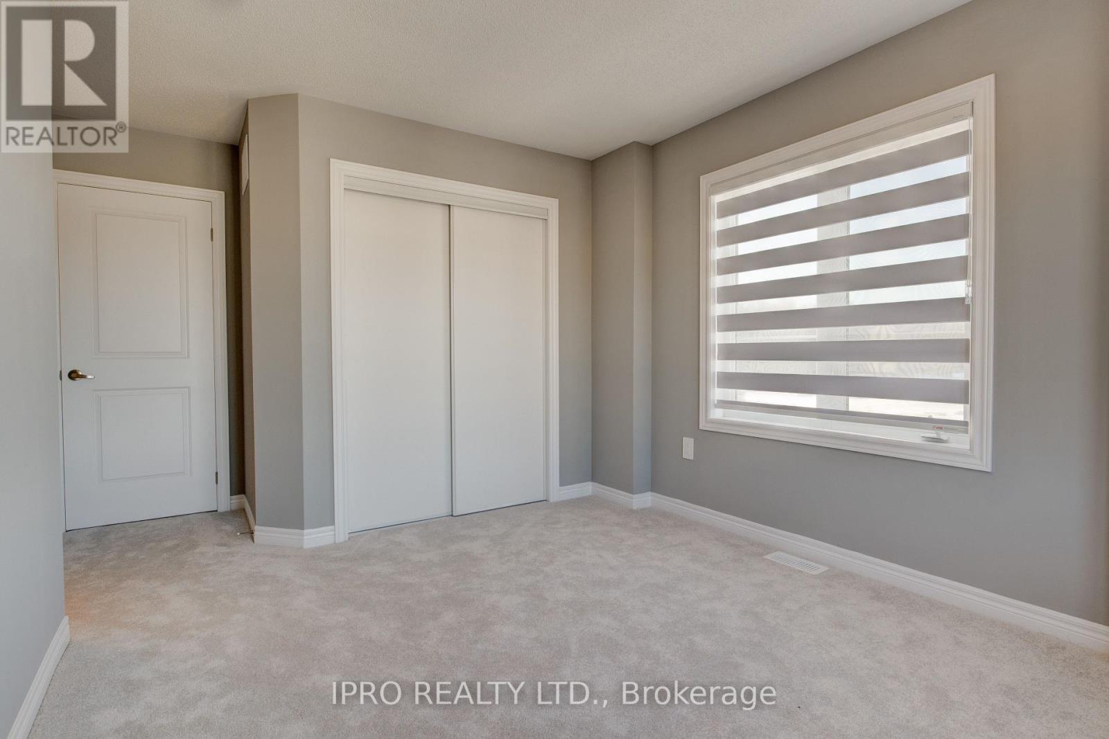 












90 SPICER STREET

,
Centre Wellington (Fergus),




Ontario
N1M0H7

