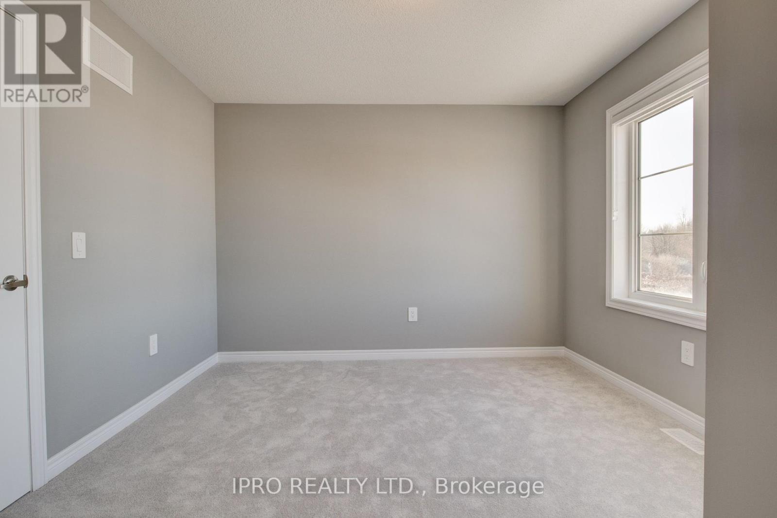 












90 SPICER STREET

,
Centre Wellington (Fergus),




Ontario
N1M0H7

