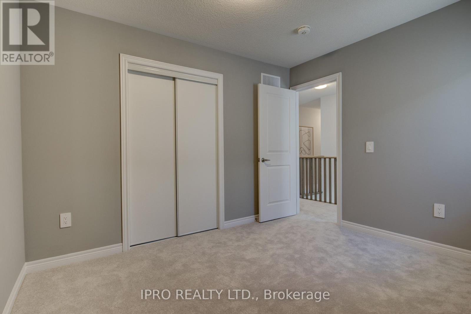 












90 SPICER STREET

,
Centre Wellington (Fergus),




Ontario
N1M0H7

