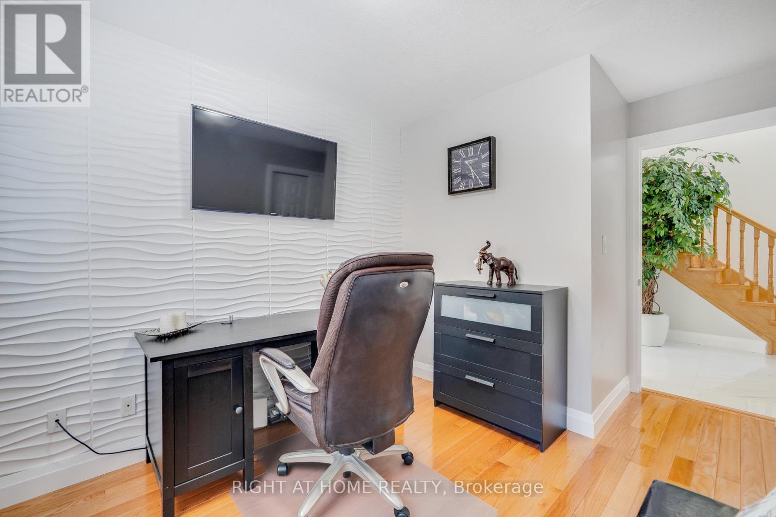 












23 BRECKWOOD PLACE

,
Kitchener,




Ontario
N2A4C6

