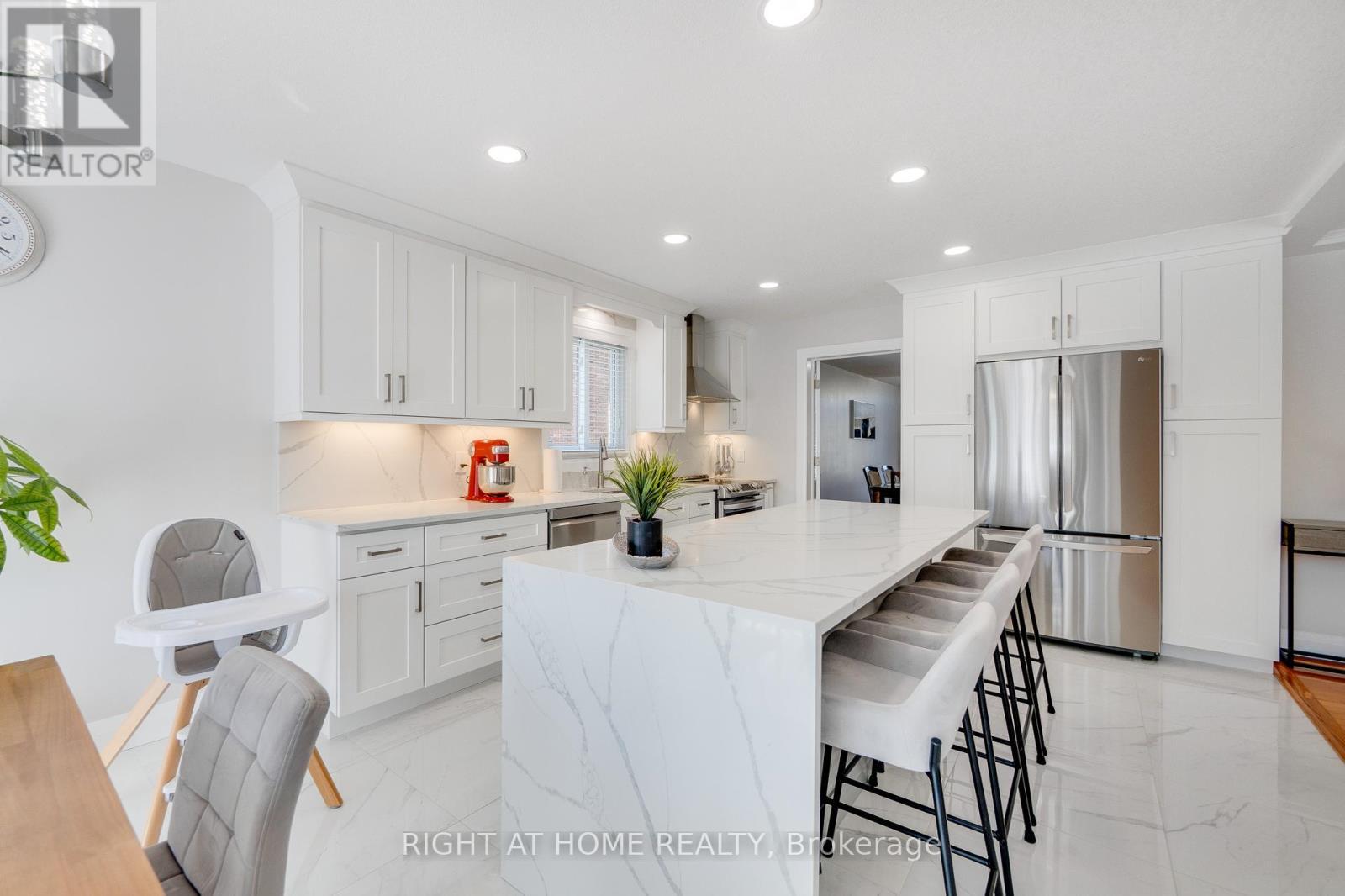 












23 BRECKWOOD PLACE

,
Kitchener,




Ontario
N2A4C6

