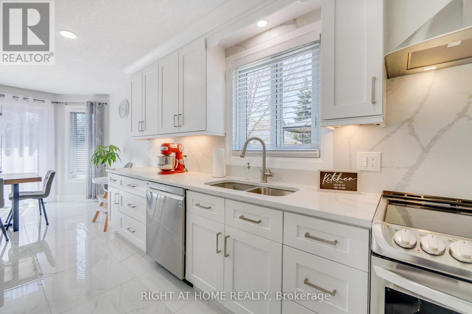 












23 BRECKWOOD PLACE

,
Kitchener,




Ontario
N2A4C6

