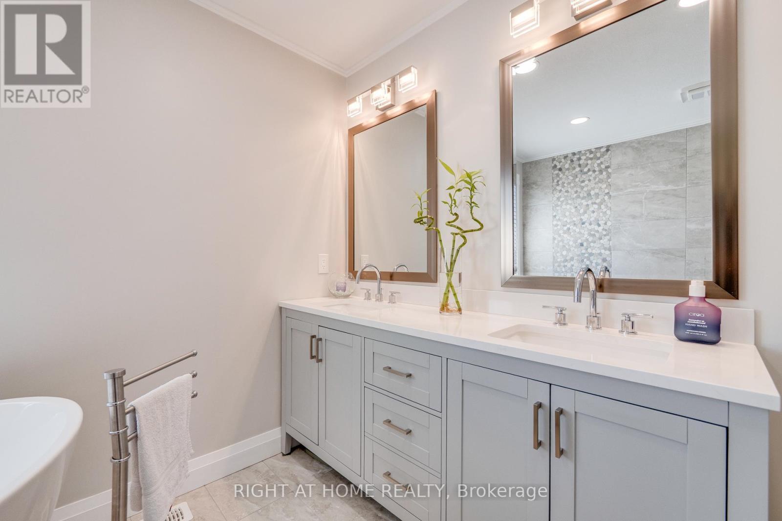 












23 BRECKWOOD PLACE

,
Kitchener,




Ontario
N2A4C6

