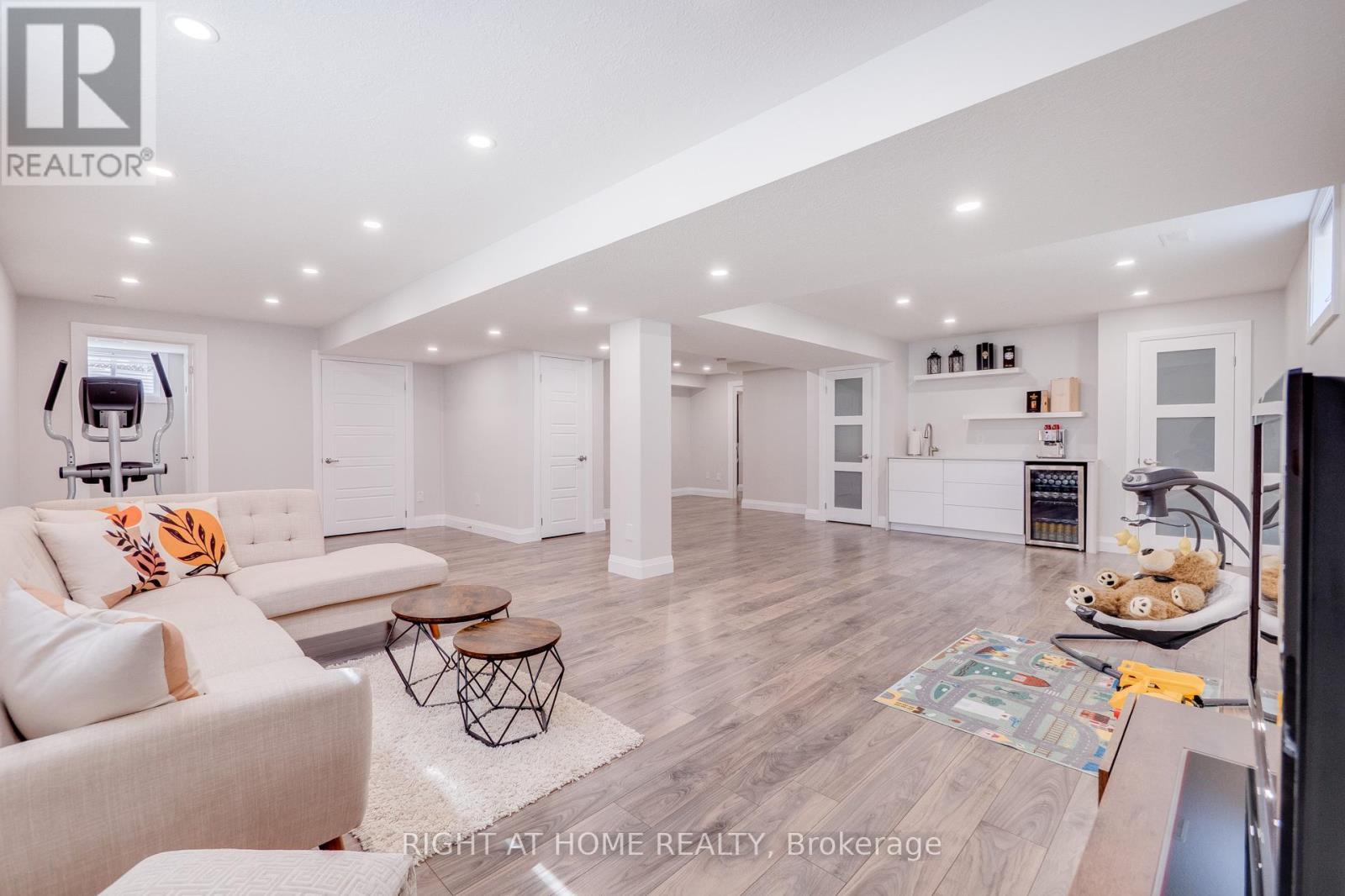












23 BRECKWOOD PLACE

,
Kitchener,




Ontario
N2A4C6

