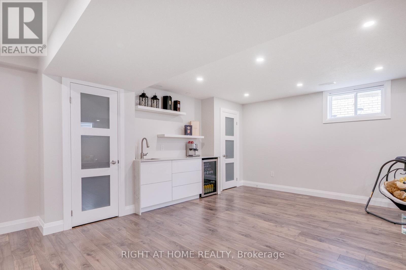 












23 BRECKWOOD PLACE

,
Kitchener,




Ontario
N2A4C6

