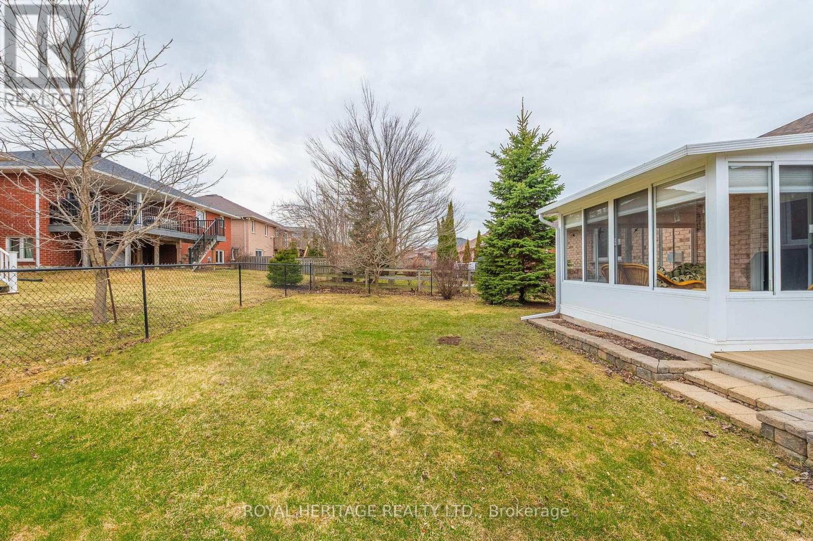 












1638 RAVENWOOD DRIVE

,
Peterborough West (North),




Ontario
K9K2R1

