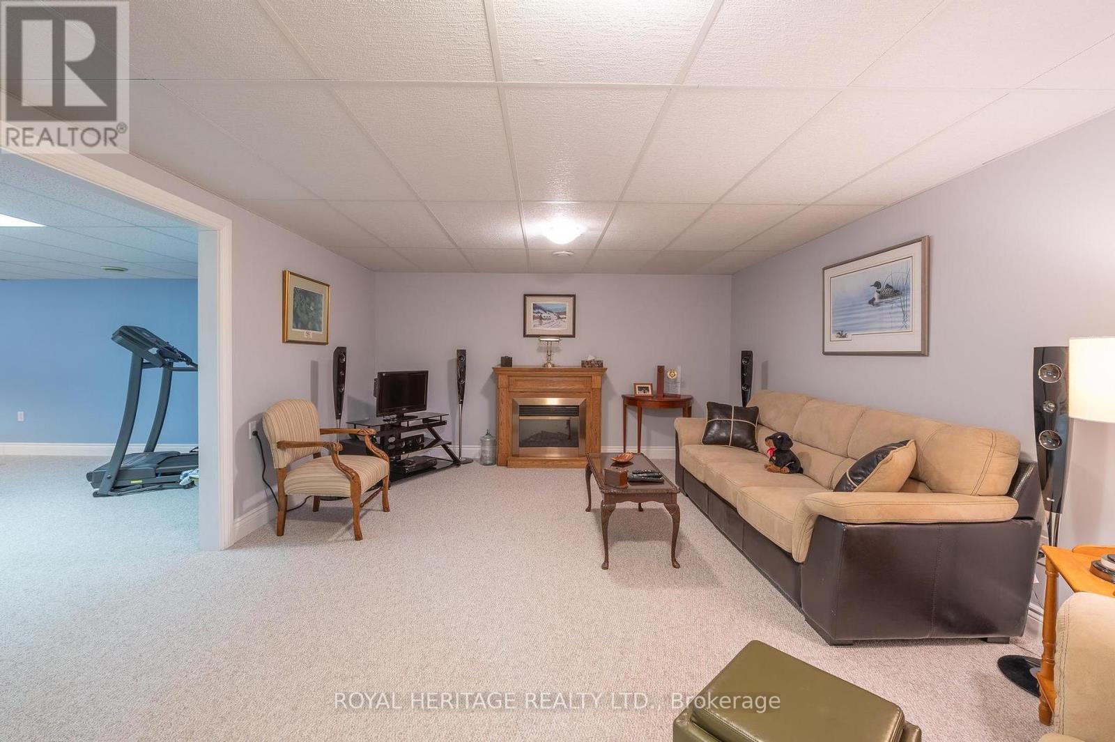 












1638 RAVENWOOD DRIVE

,
Peterborough West (North),




Ontario
K9K2R1

