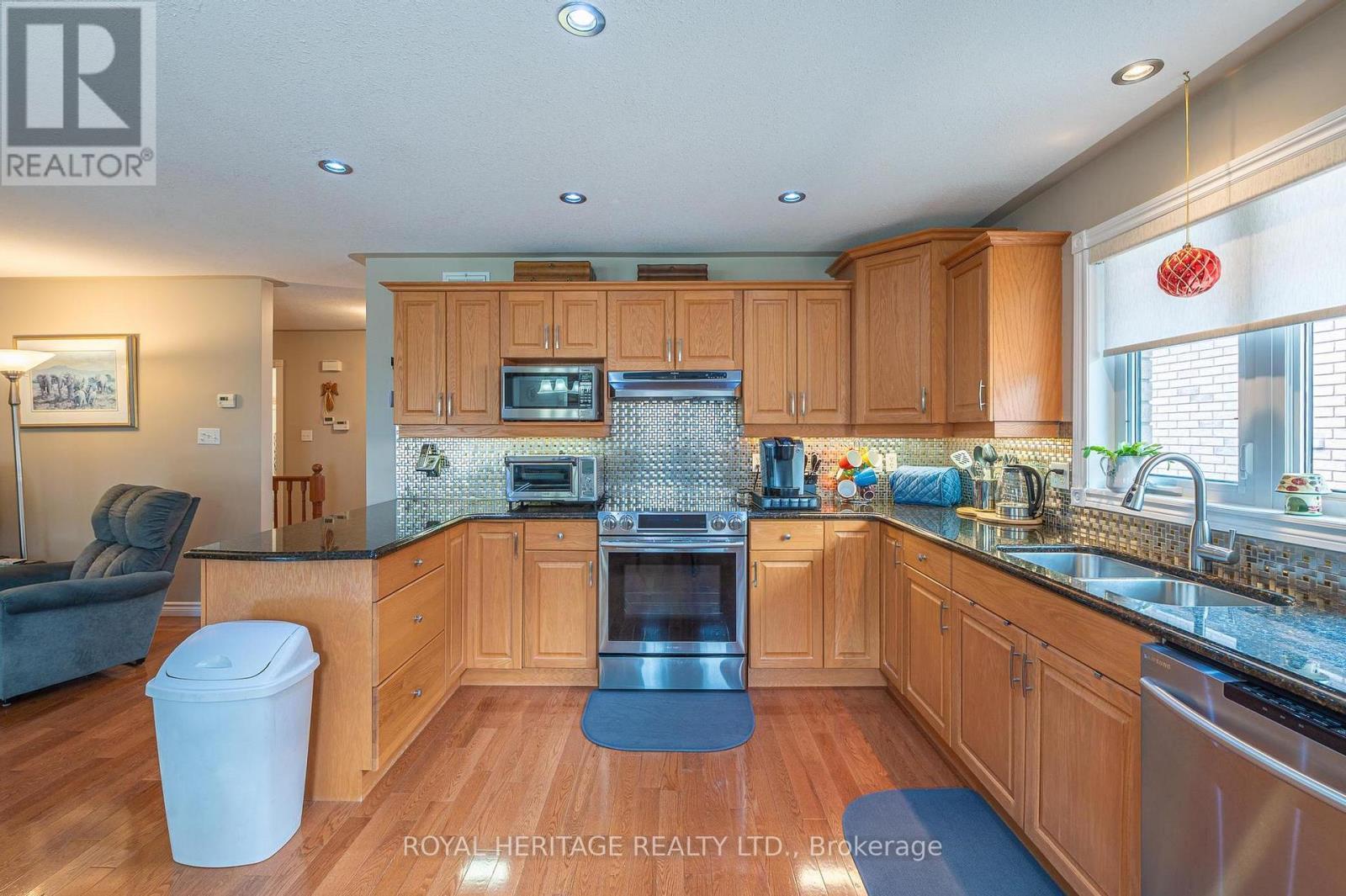 












1638 RAVENWOOD DRIVE

,
Peterborough West (North),




Ontario
K9K2R1

