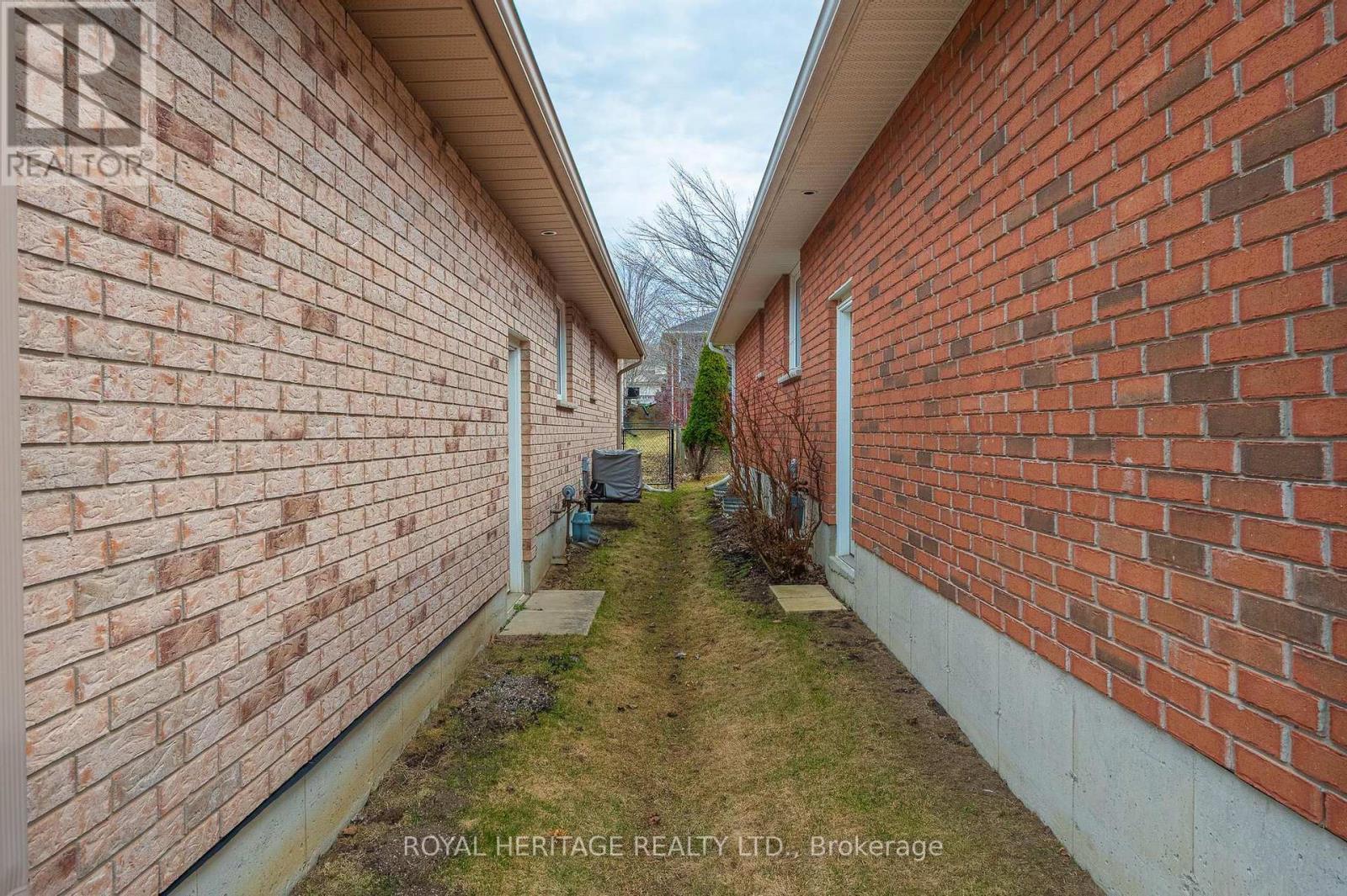












1638 RAVENWOOD DRIVE

,
Peterborough West (North),




Ontario
K9K2R1


