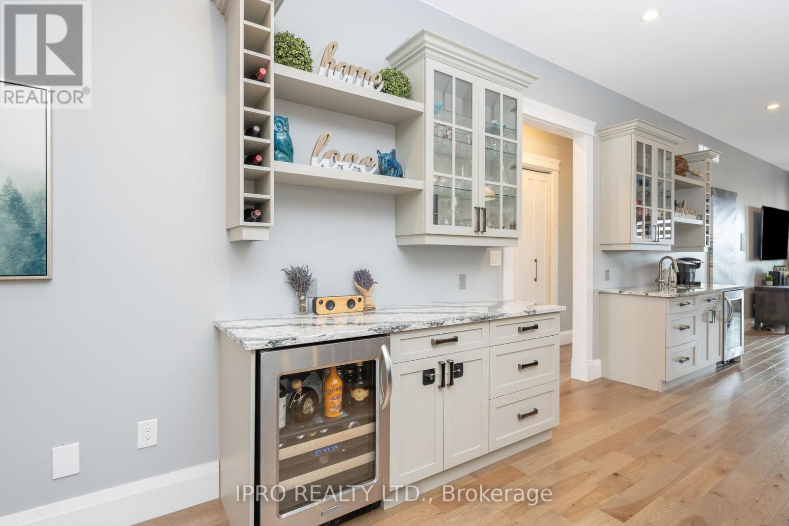 












9449 WELLINGTON 22 ROAD

,
Erin,




Ontario
N0B1Z0

