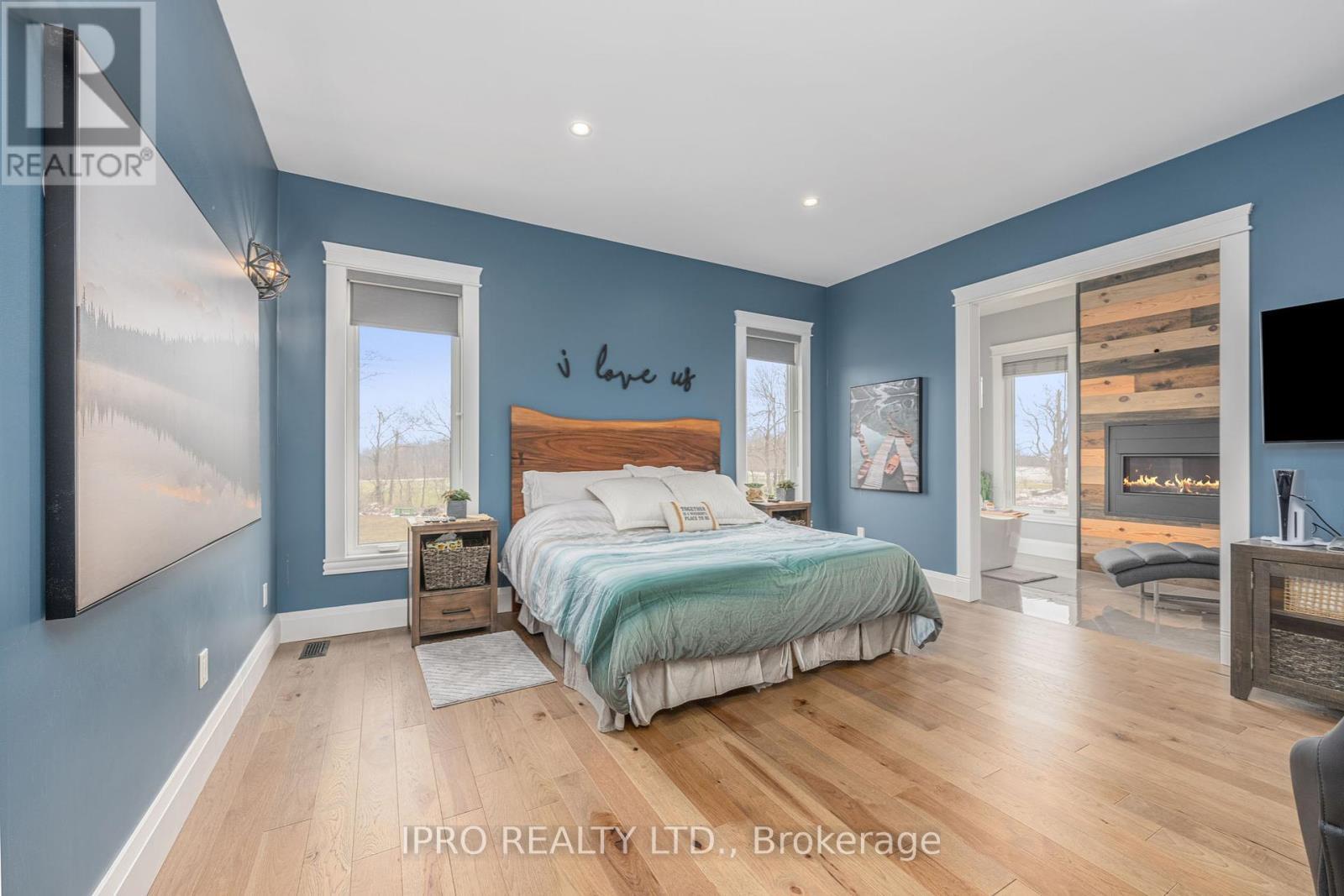 












9449 WELLINGTON 22 ROAD

,
Erin,




Ontario
N0B1Z0

