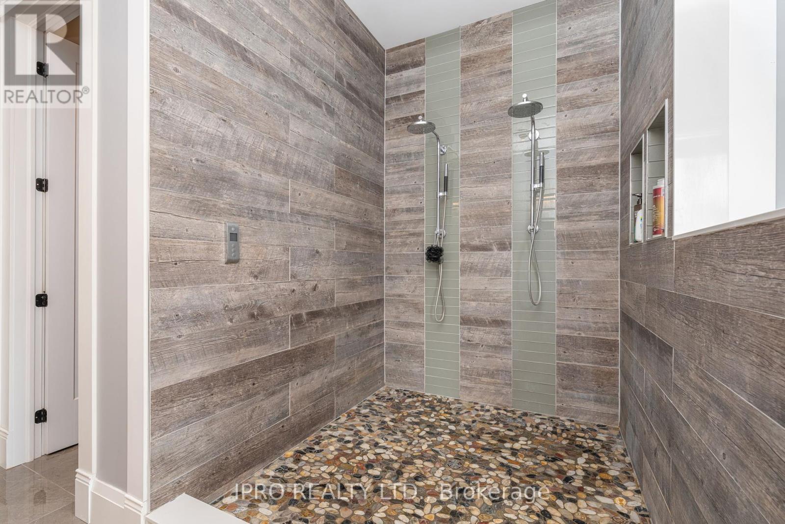 












9449 WELLINGTON 22 ROAD

,
Erin,




Ontario
N0B1Z0

