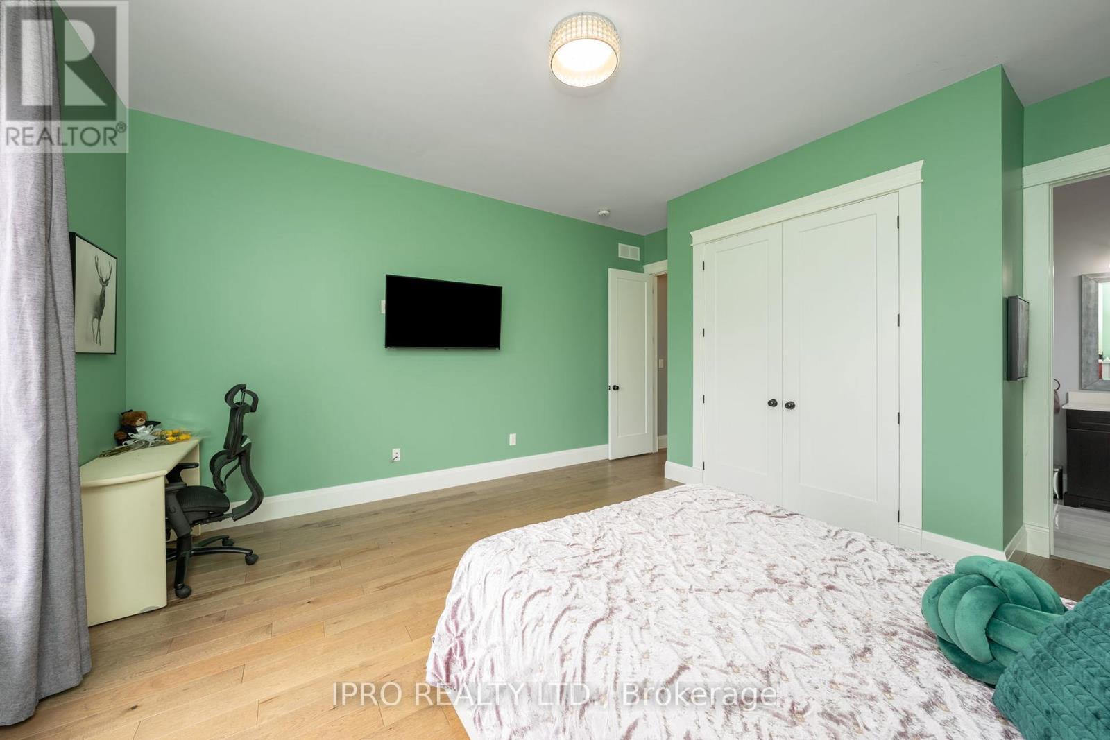 












9449 WELLINGTON 22 ROAD

,
Erin,




Ontario
N0B1Z0


