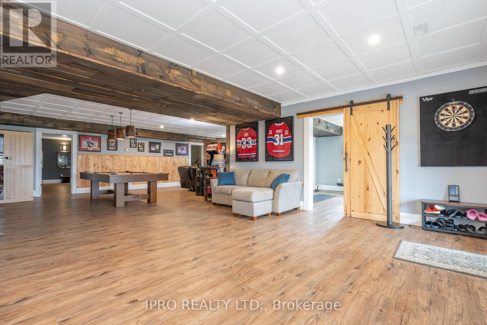 












9449 WELLINGTON 22 ROAD

,
Erin,




Ontario
N0B1Z0

