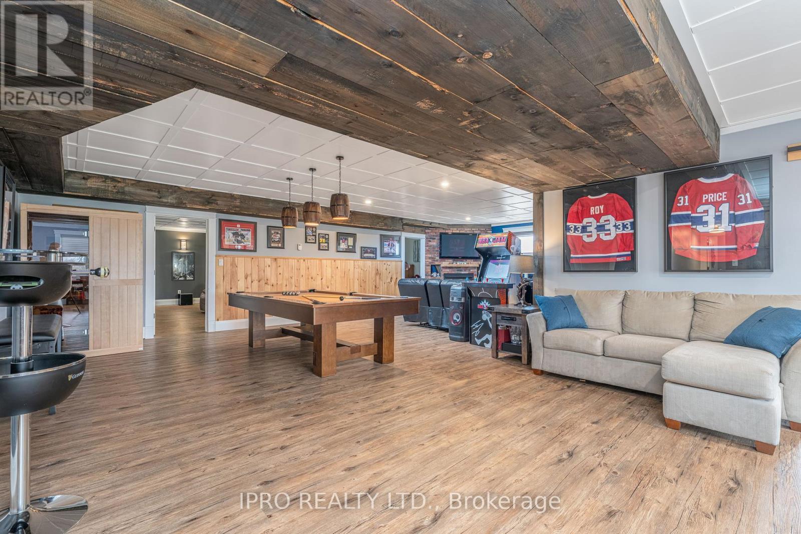 












9449 WELLINGTON 22 ROAD

,
Erin,




Ontario
N0B1Z0

