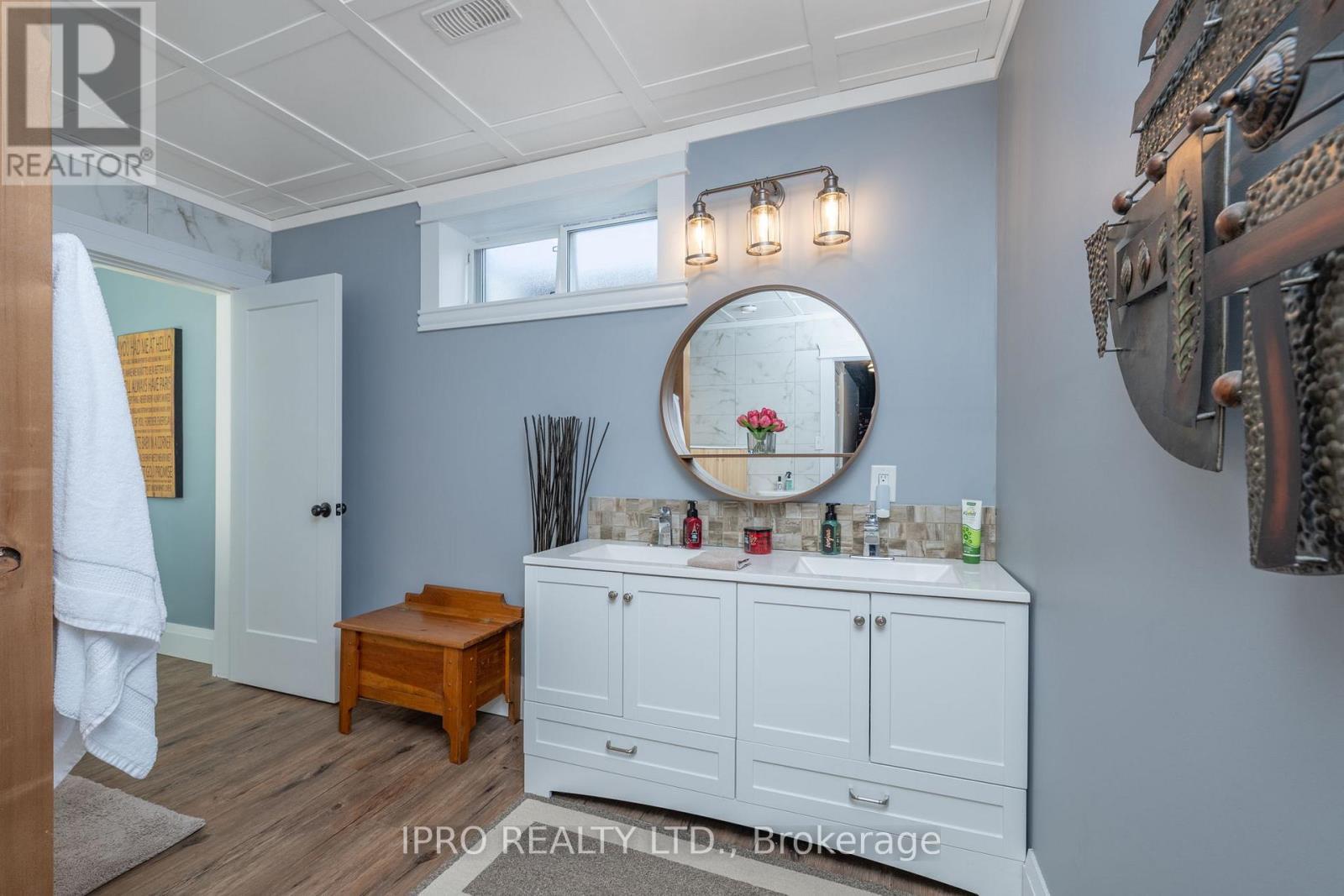 












9449 WELLINGTON 22 ROAD

,
Erin,




Ontario
N0B1Z0

