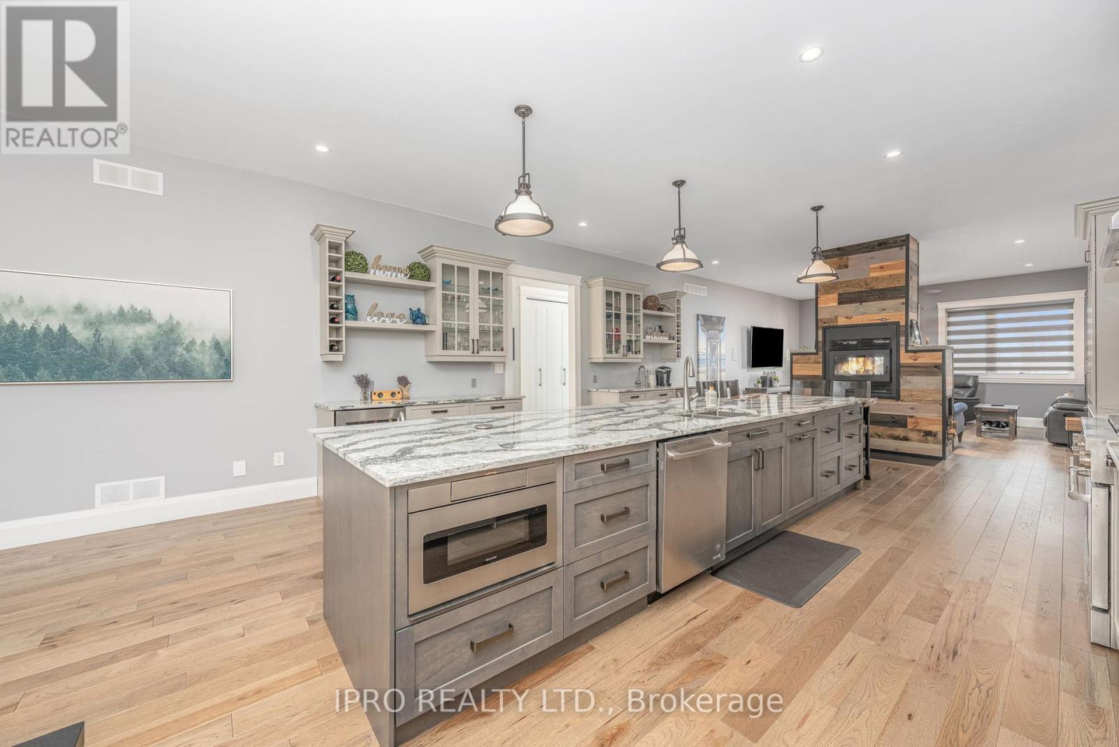 












9449 WELLINGTON 22 ROAD

,
Erin,




Ontario
N0B1Z0

