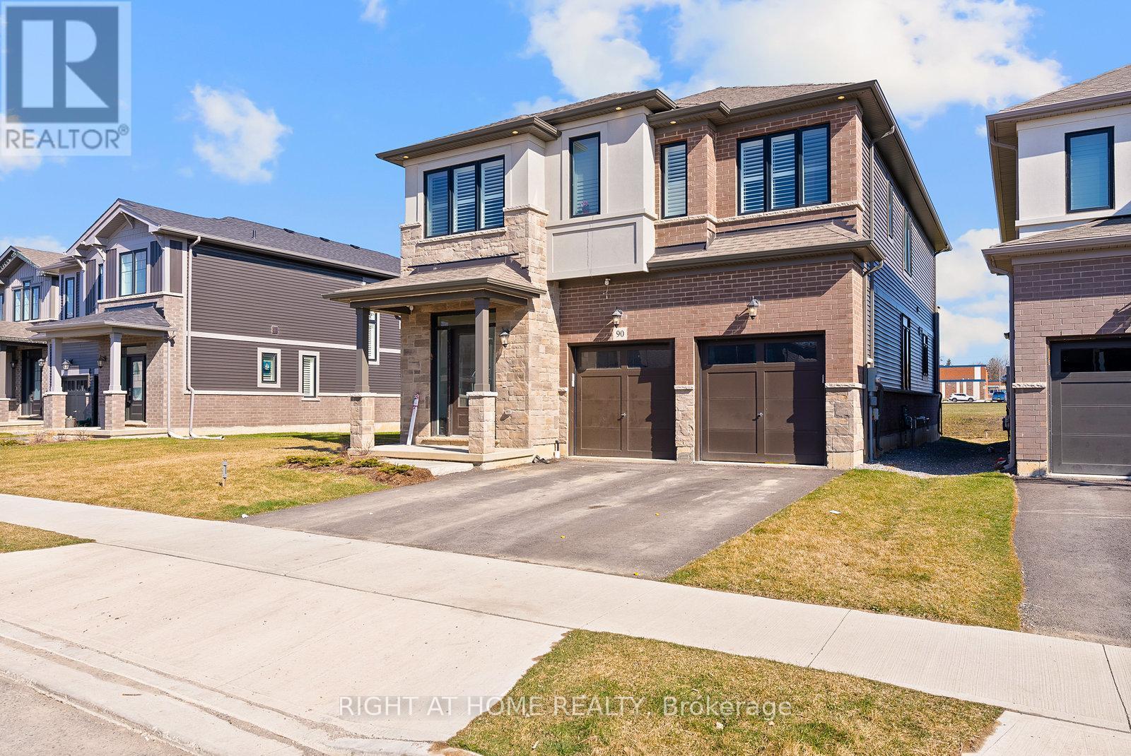 












90 SPITFIRE DRIVE

,
Hamilton (Mount Hope),




Ontario
L0R1W0

