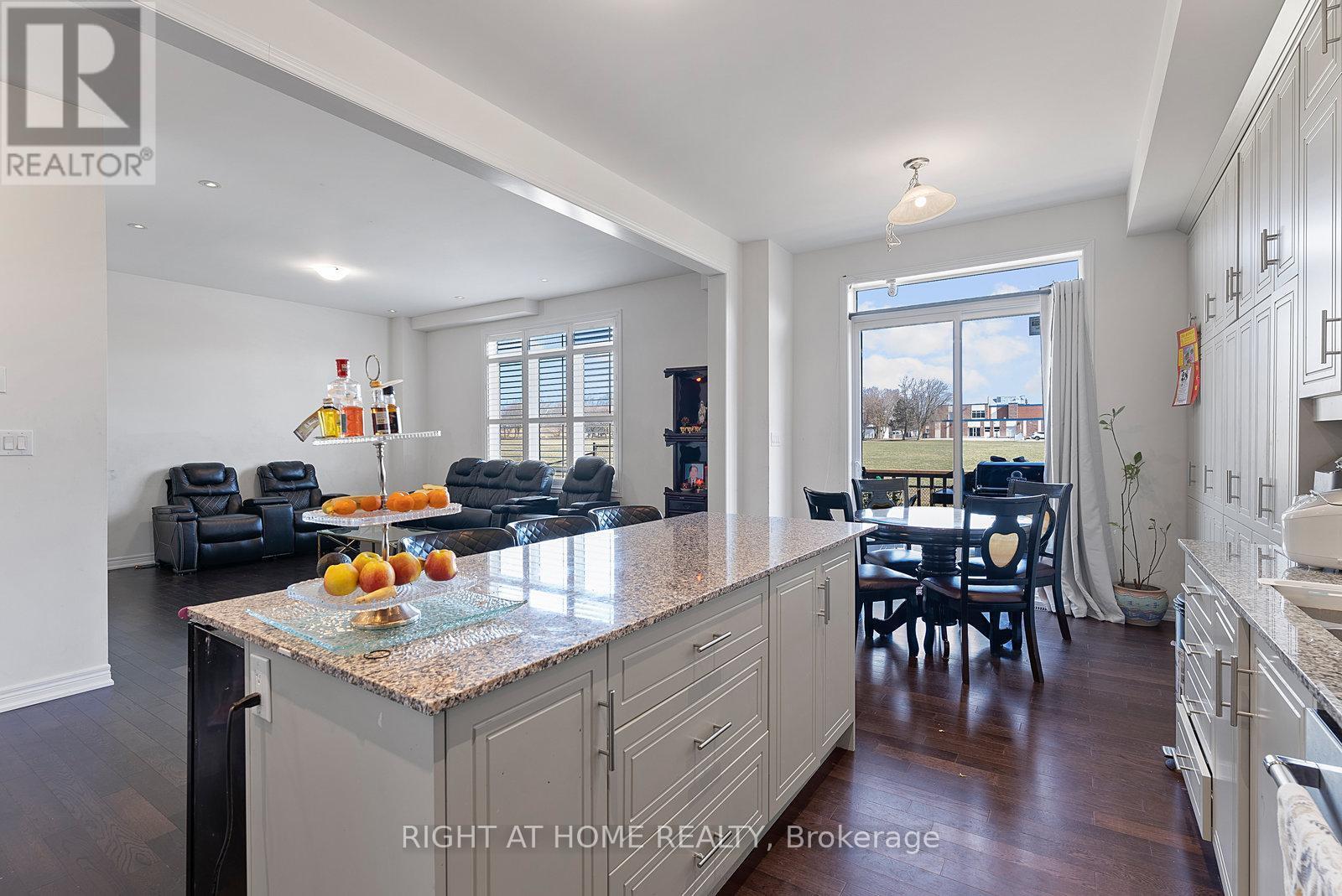 












90 SPITFIRE DRIVE

,
Hamilton (Mount Hope),




Ontario
L0R1W0

