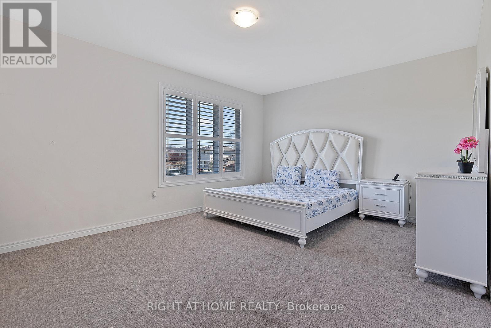 












90 SPITFIRE DRIVE

,
Hamilton (Mount Hope),




Ontario
L0R1W0

