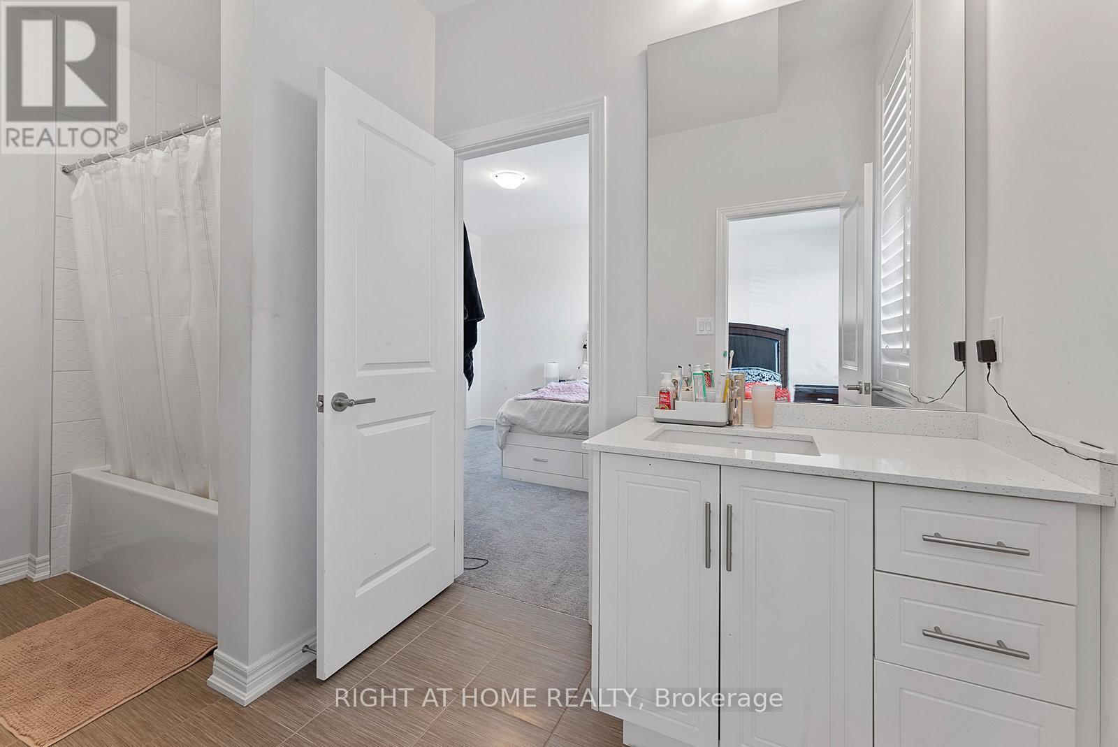 












90 SPITFIRE DRIVE

,
Hamilton (Mount Hope),




Ontario
L0R1W0

